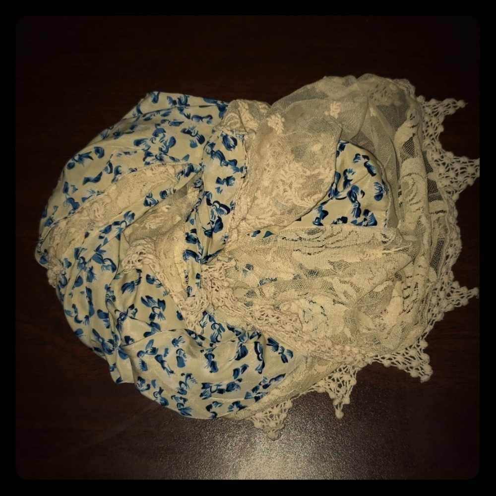 Women scarf